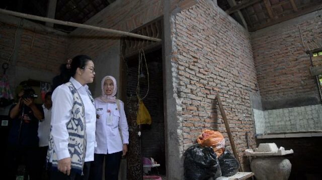 El programa RTLH del gobierno de la ciudad de Semarang El programa RTLH del gobierno de la ciudad de Semarang repara las casas de los residentes afectados por el tornado
|