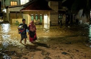 Las inundaciones posteriores afectaron a Pidie Jaya, el líder del grupo de trabajo Tito explica la causa
| Las inundaciones posteriores afectaron a Pidie Jaya, el líder del grupo de trabajo Tito explica la causa
|