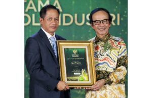 La industria del metanol de Kaltim gana el premio al liderazgo ecológico 2025
| La industria del metanol de Kaltim gana el premio al liderazgo ecológico 2025
|