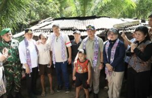 Ministro del Interior y Ministro del PKP Objetivo Renovación de 1.000 RTLH en Sitaro
| Ministro del Interior y Ministro del PKP Objetivo Renovación de 1.000 RTLH en Sitaro
|