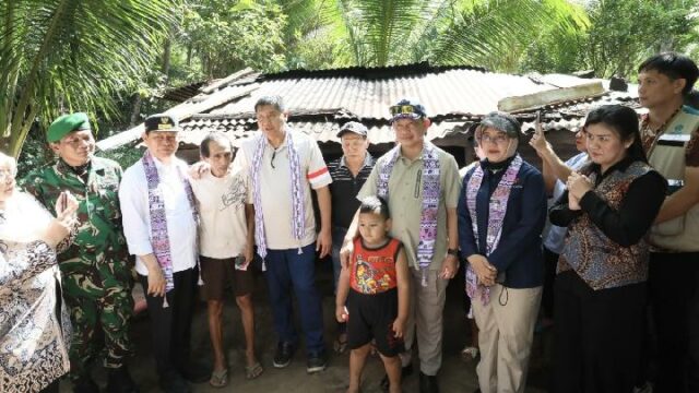 Ministro del Interior y Ministro del PKP Objetivo Renovación de 1.000 RTLH en Sitaro

 | 