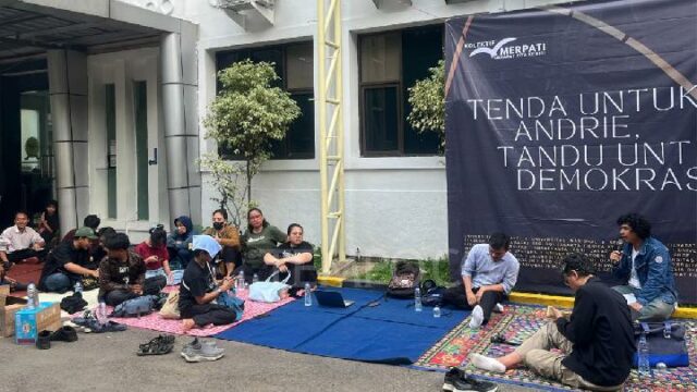 El estudiante preocupado Andrie Yunus acampará en TNI Puspom

 | 