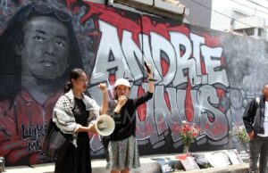 KontraS critica las razones del TNI sobre las motivaciones del atacante Andrie
| Coalición civil crea mural de Andrie Yunus en la escena del ataque
|