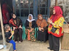 La esposa del alcalde de Cilegon distribuirá directamente las ayudas del servicio social
| La esposa del alcalde de Cilegon distribuirá directamente las ayudas del servicio social
|