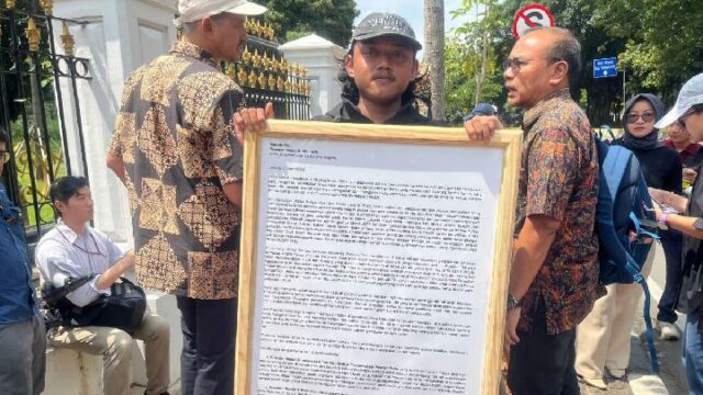 Carta de Andrie Yunus al presidente Prabowo

 | 