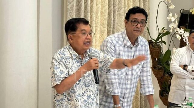 Pídale a Jokowi que muestre su diploma original, JK: dé un consejo

 | 