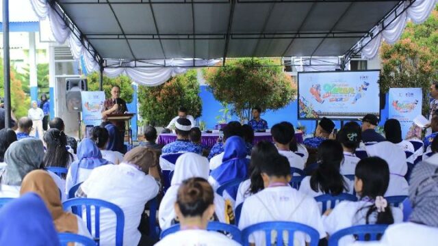 Formando el futuro digital de los jóvenes Jailolo

 | 