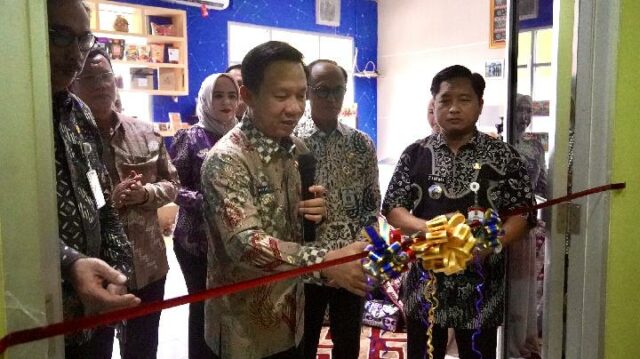 El gobierno provincial de Lampung inaugura el café Lampung Indag para promover la economía creativa regional

 | 