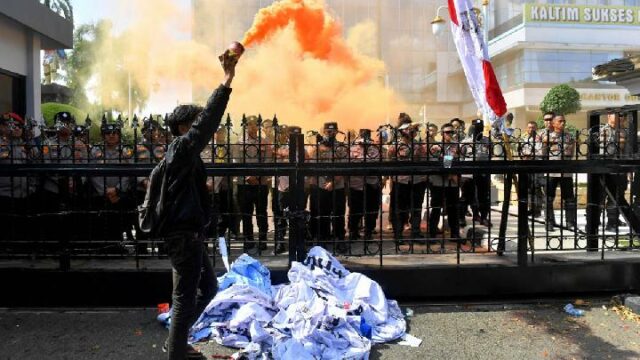 Respuesta del gobernador de Kalimantan Oriental, Rudy Mas'ud, tras las protestas de los residentes

 | 