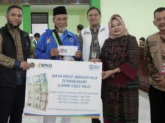 BPKH garantiza que el dinero de bolsillo de los peregrinos del Hajj se distribuya antes del vuelo
| BPKH garantiza que el dinero de bolsillo de los peregrinos del Hajj se distribuya antes del vuelo
|