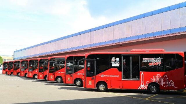 La alcaldesa Agustina rejuvenece 10 flotas de Trans Semarang

 | 