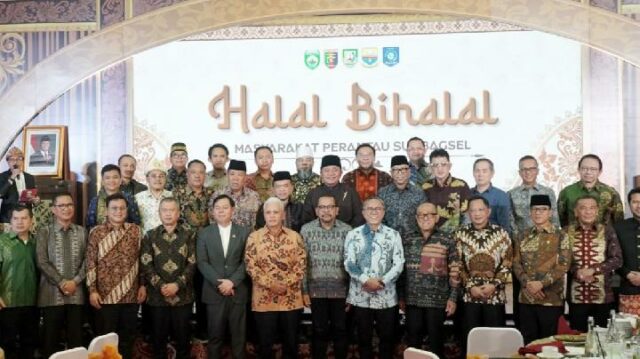 Halal Bihalal Overseas Sumbangsel, gobernador de Lampung: evidencia de fuertes lazos de parentesco

 | 