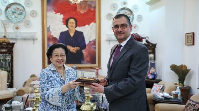 El encargado de negocios de la embajada iraquí visita Megawati para discutir la geopolítica de Oriente Medio

 | 