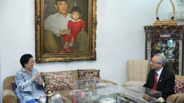 El canciller de UTAR Malasia se reúne con Megawati Soekarnoputri y analiza la colaboración de investigación con BRIN

 | 