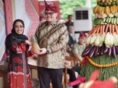 El gobierno de la regencia de Kediri celebra Tasyakuran en su 1222 aniversario
| El gobierno de la regencia de Kediri celebra Tasyakuran en su 1222 aniversario
|