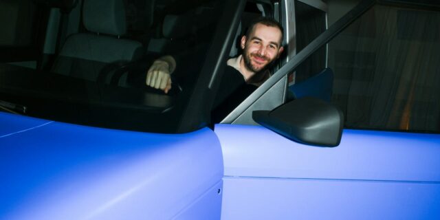 Vi el camión de pizarra respaldado por Bezos. Está diseñado para quedar inacabado.

 | Transportation,freelance-photography,rebecca-zisser,evs,slate-auto