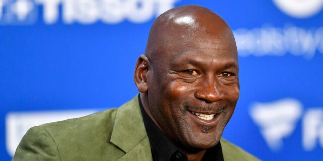 Michael Jordan dice que está 'maldito' con la mentalidad que lo hizo grande

 | Sports,Entertainment,Health,aging,basketball,nba,michael-jordan