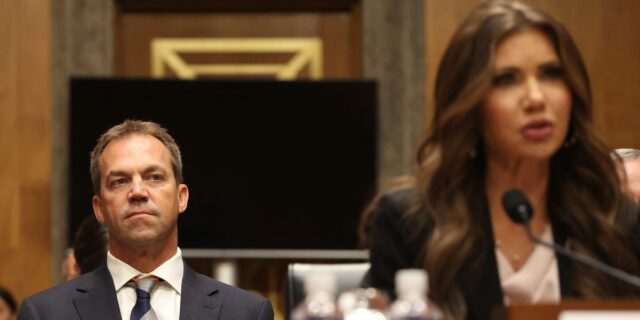 El reportero del New York Times Shawn McCreesh habla sobre la historia de Bryon Noem

 | Media,new-york-times,journalism,politics,kristi-noem,donald-trump