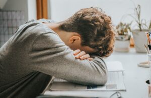 La IA está llevando a algunos estudiantes a cambiar de carrera
| Careers,AI,college,majors,ai,tech,changing-workplace-big-bet La IA está llevando a algunos estudiantes a cambiar de carrera
| Careers,AI,college,majors,ai,tech,changing-workplace-big-bet