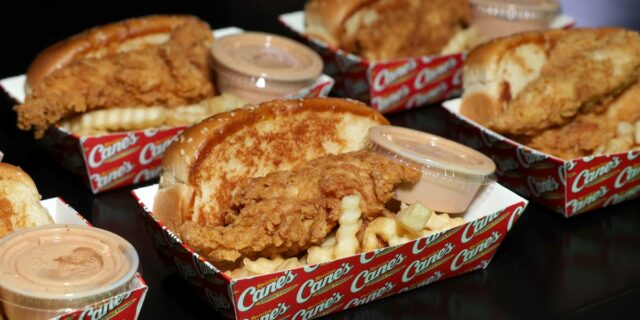 El director ejecutivo de Raising Cane dice que no le importa este elemento del menú

 | Retail,raising-canes,fast-food