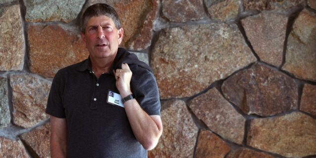 El teniente de David Ellison, Jeff Shell, fuera de Paramount después del juicio

 | Media,limited-synd,media,paramount,paramount-skydance,david-ellison,jeff-shell