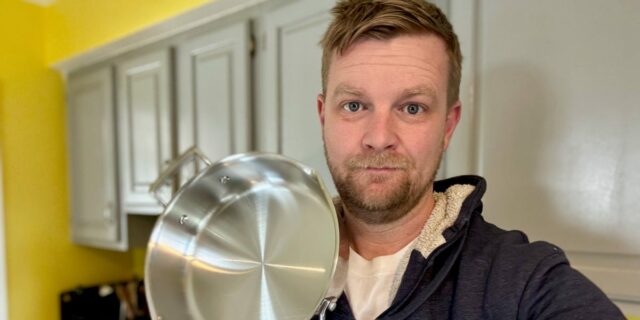 Utilicé utensilios de cocina de Costco para rastrear el impacto Utilicé utensilios de cocina de Costco para rastrear el impacto de los aranceles de Trump
| Retail,Economy,costco,tariffs,trump-tariffs,cookware,cookware-set,flexport