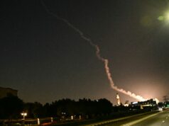 Dubai dice que la oficina local de Oracle fue alcanzada por restos de misiles
| Tech,oracle,us-iran-war,dubai Dubai dice que la oficina local de Oracle fue alcanzada por restos de misiles
| Tech,oracle,us-iran-war,dubai