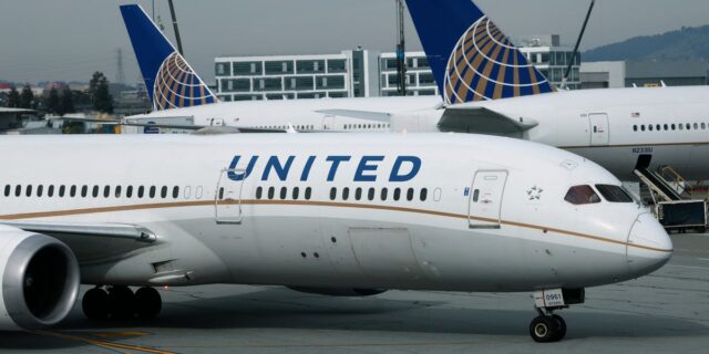 Aerolíneas comienzan a cancelar vuelos por escasez de combustible para Aerolíneas comienzan a cancelar vuelos por escasez de combustible para aviones
| Travel,air-travel,war,jet-fuel,airlines