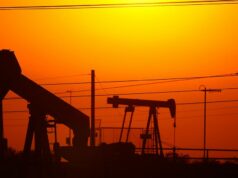 Los precios del petróleo vuelven a subir mientras Trump amenaza con atacar las centrales eléctricas iraníes
| Economy,Politics,Energy,oil-prices,gas-prices,us-iran-war,donald-trump Los precios del petróleo vuelven a subir mientras Trump amenaza con atacar las centrales eléctricas iraníes
| Economy,Politics,Energy,oil-prices,gas-prices,us-iran-war,donald-trump