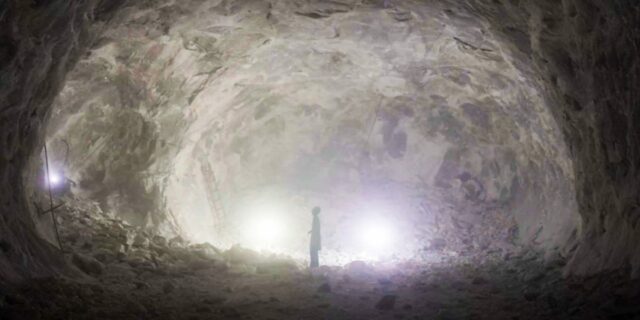 Dentro de la mina de sal rosa, un mercado de 500 millones de dólares

 | International,khewra-salt-mine,pink-salt,salt-industry,mining,trade,pakistan,himalayas,video-to-text
