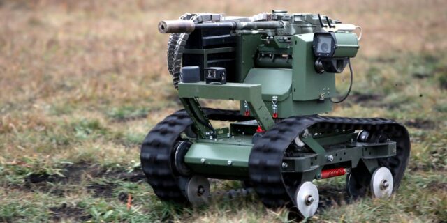 Los "robots terrestres" sustituyen a las tropas ucranianas en 21.500 misiones en el primer trimestre

 | Military & Defense,ukraine-war,uncrewed-ground-vehicles,warfare-big-bet,drone-warfare