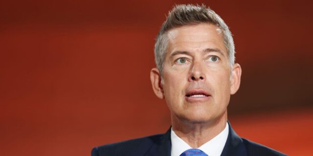 Departamento de Transporte dice que aerolíneas estadounidenses podrían consolidarse | Departamento de Transporte dice que aerolíneas estadounidenses podrían consolidarse
| Transportation,sean-duffy,airlines