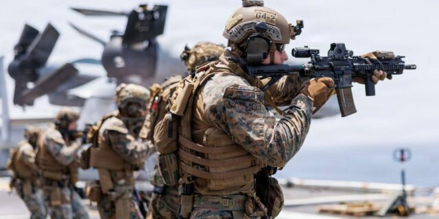 El alto general dice que la Operación Furia Épica fue El alto general dice que la Operación Furia Épica fue impulsada por el café y la nicotina
| Military & Defense,video,us-iran-war,operation-epic-fury,military,nicotine,coffee,energy-drinks,video-format-boot-camp