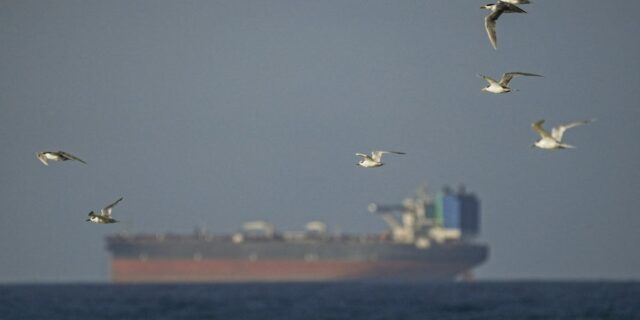 El tráfico en el Estrecho de Ormuz sigue paralizado pese al alto el fuego entre Estados Unidos e Irán

 | Transportation,Energy,shipping,energy,oil,strait-of-hormuz,us-iran-conflict,us-iran-war