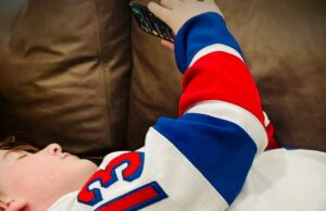 Les regalé teléfonos a mis hijos a los 10 años, pero tuvieron que firmar un contrato estricto
| Parenting,Tech,essay,parenting-freelancer,parenting,screen-time,children,phones,teenagers Les regalé teléfonos a mis hijos a los 10 años, pero tuvieron que firmar un contrato estricto
| Parenting,Tech,essay,parenting-freelancer,parenting,screen-time,children,phones,teenagers