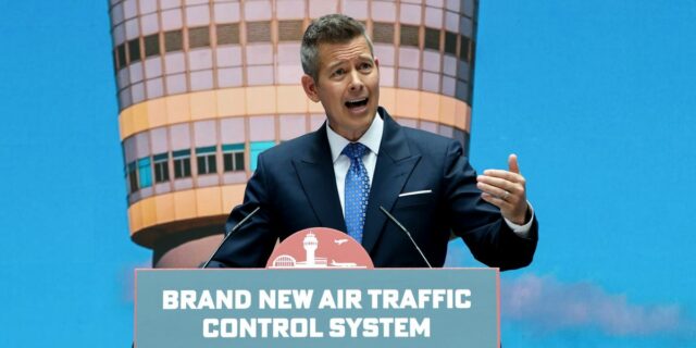 Los funcionarios de Trump quieren reclutar jugadores para que se conviertan en controladores de tráfico aéreo

 | Transportation,Travel,air-traffic-control,aviation,airlines,atc-shortage,faa,dot