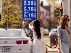 Los estadounidenses se sienten peor que nunca acerca de la economía
| Economy,economy,consumer-sentiment,umich-consumer-sentiment,inflation,gas-prices,kitchen-table-big-bet Los estadounidenses se sienten peor que nunca acerca de la economía
| Economy,economy,consumer-sentiment,umich-consumer-sentiment,inflation,gas-prices,kitchen-table-big-bet