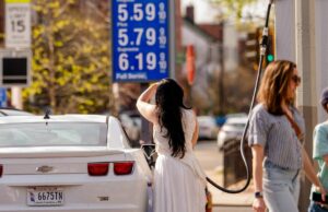 Los estadounidenses se sienten peor que nunca acerca de la economía
| Economy,economy,consumer-sentiment,umich-consumer-sentiment,inflation,gas-prices,kitchen-table-big-bet Los estadounidenses se sienten peor que nunca acerca de la economía
| Economy,economy,consumer-sentiment,umich-consumer-sentiment,inflation,gas-prices,kitchen-table-big-bet