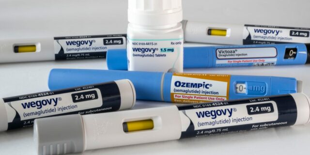 El auge del GLP-1 crea ganadores más allá de la El auge del GLP-1 crea ganadores más allá de la industria farmacéutica: la moda y la cirugía plástica
| Health,Personal Finance,ozempic,glp-1,weight-loss,economy,health