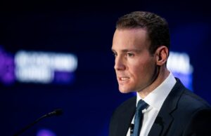 Juez respalda a la CFTC con una orden de restricción en el caso Kalshi de Arizona
| Law,Finance,prediction-markets,kalshi,arizona,michael-selig,cftc Juez respalda a la CFTC con una orden de restricción en el caso Kalshi de Arizona
| Law,Finance,prediction-markets,kalshi,arizona,michael-selig,cftc