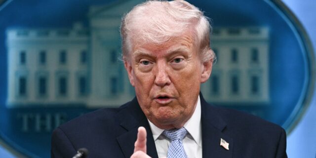 Trump anuncia bloqueo de Ormuz

 | International,Politics,Military & Defense,us-iran-war,energy,military,iran,corrections,strait-of-hormuz