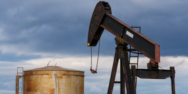 Los precios del petróleo se disparan tras las fallidas conversaciones de paz entre Estados Unidos e Irán y el bloqueo de Trump

 | Economy,oil-prices,gas-prices,us-iran-war,israel,war