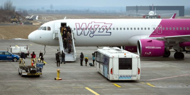 Las acciones de las aerolíneas caen mientras Trump advierte sobre el bloqueo del Estrecho de Ormuz

 | Transportation,aviation,airlines,wizz-air,easyjet,iag,lufthansa,strait-of-hormuz,jet-fuel,trending-uk