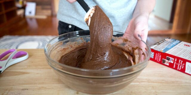 Las formas favoritas de un pastelero para mejorar fácilmente la mezcla para pasteles

 | Food,freelancer,evergreen-story,pastry-chef,cake,cake-mix,baking,baking-hacks,baking-tips,food,foods,upgrade,upgrades,freelancer-le