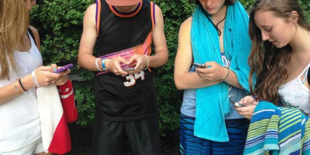 Snapchat es la aplicación más popular entre los adolescentes, según una encuesta; ¿Cuánto es 2, 3?

 | Tech,Media,Parenting,social-media,snapchat,tiktok,instagram,teens,social-media-teenagers,parenting,digital-culture