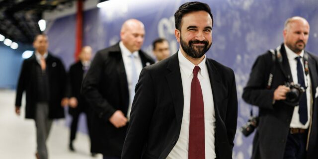 Líderes empresariales enojados por el impuesto a las casas de vacaciones de lujo de Mamdani en Nueva York

 | Economy,Finance,Politics,zohran-mamdani,nyc,wealth-tax,billionaire-tax,kathy-hochul