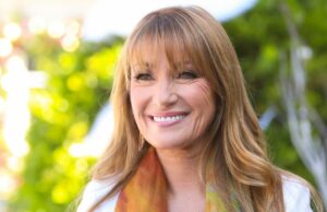 Jane Seymour dice que las citas a los 70 cambiaron la forma en que marcó hitos
| Health,Entertainment,relationships,dating,couple,aging,jane-seymour Jane Seymour dice que las citas a los 70 cambiaron la forma en que marcó hitos
| Health,Entertainment,relationships,dating,couple,aging,jane-seymour