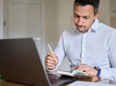 Desempleado durante 7 meses, me pregunto si debería ir a la educación superior a los 45
| Careers,Education,essay,college-freelancer,college,education,careers,job-hunting,unemployment,grad-school Desempleado durante 7 meses, me pregunto si debería ir a la educación superior a los 45
| Careers,Education,essay,college-freelancer,college,education,careers,job-hunting,unemployment,grad-school