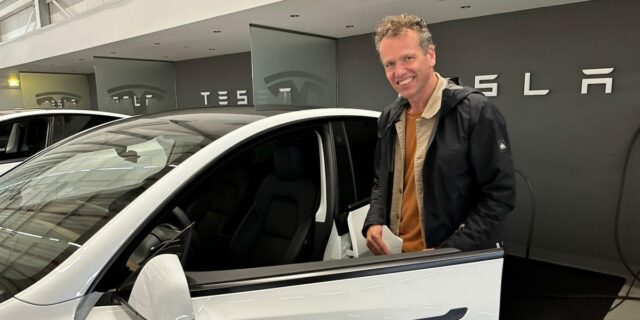 Los propietarios de Tesla en Europa celebran recibir FSD después de años de espera

 | Transportation,Tech,tesla,fsd,europe,limited-synd