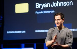Bryan Johnson dice que su frecuencia cardíaca en reposo es un indicador clave de su salud
| Health,video,the-long-play,health,bi-live,video-format-bi-live Bryan Johnson dice que su frecuencia cardíaca en reposo es un indicador clave de su salud
| Health,video,the-long-play,health,bi-live,video-format-bi-live